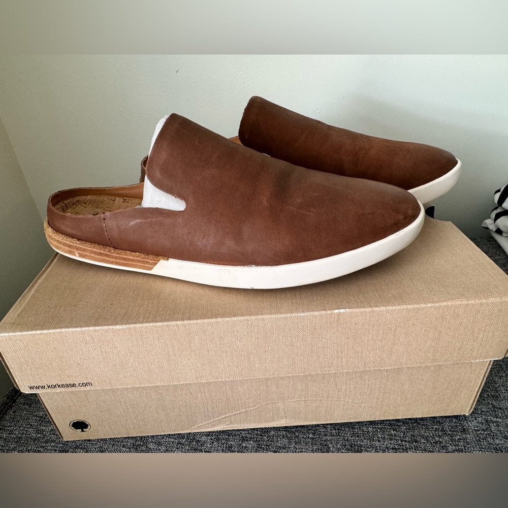 Kork-ease brown leather slides